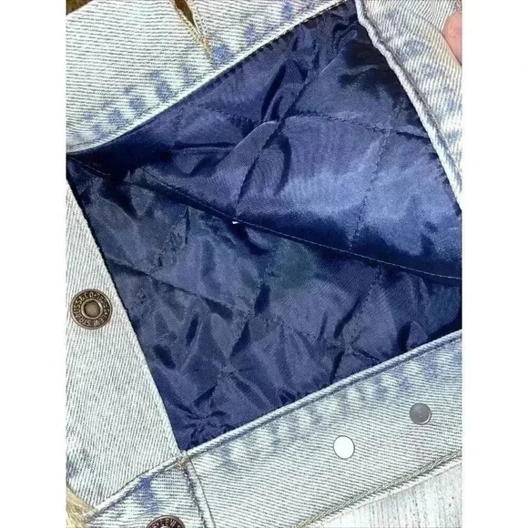 Levi's Premium Women's Oversized Faux Fur Trucker Jacket XS Blue Denim Furry Fur - Picture 5 of 12